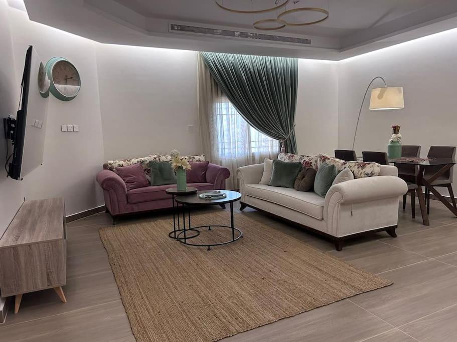 Stylish Apartment Prime Location view 3