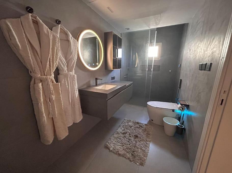 Stylish Apartment Prime Location view 4