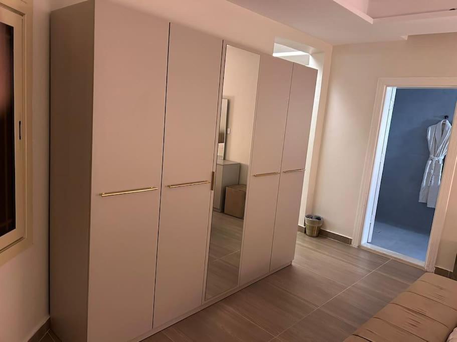Stylish Apartment Prime Location view 5