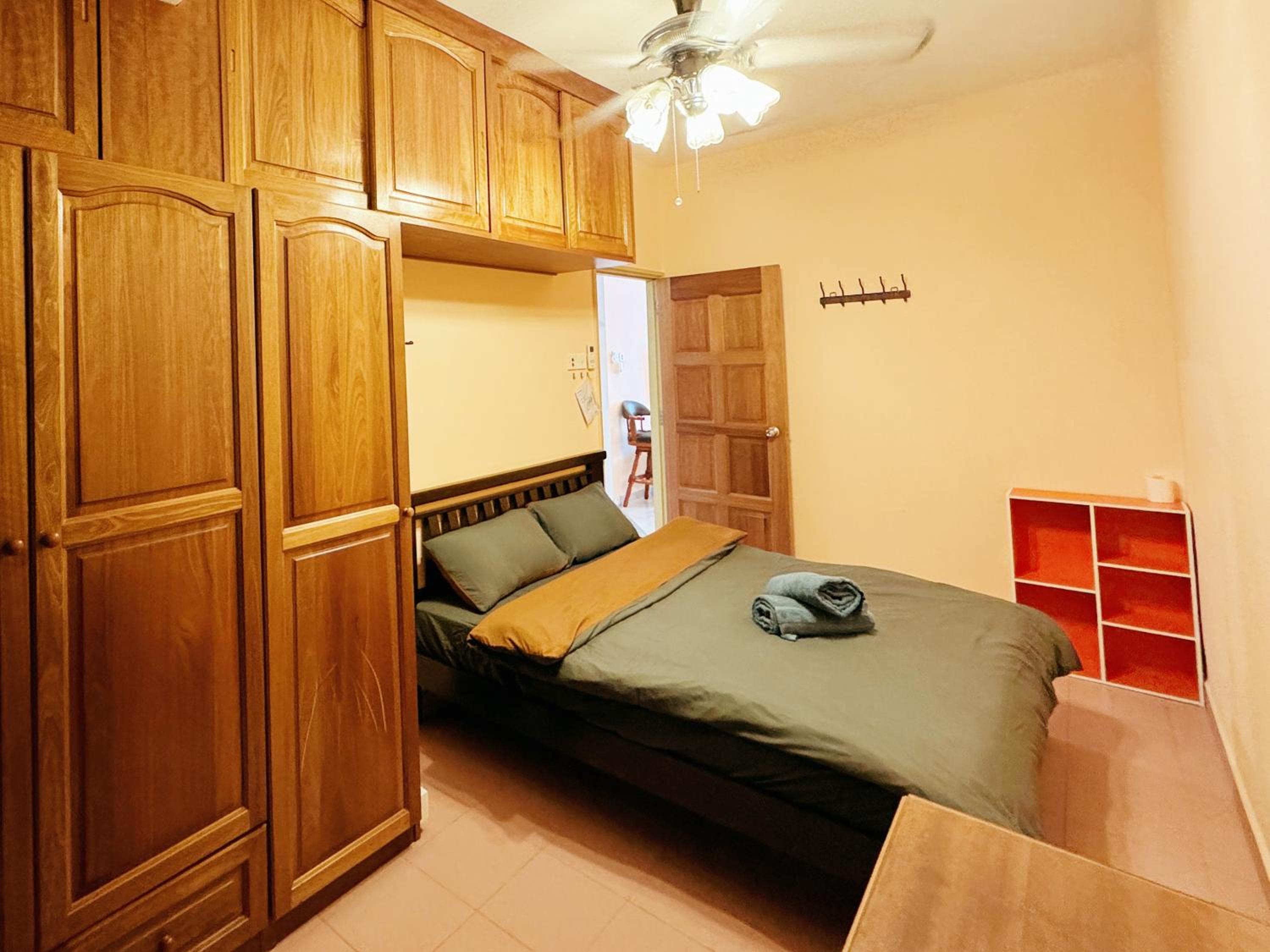 Skyline house photo 1