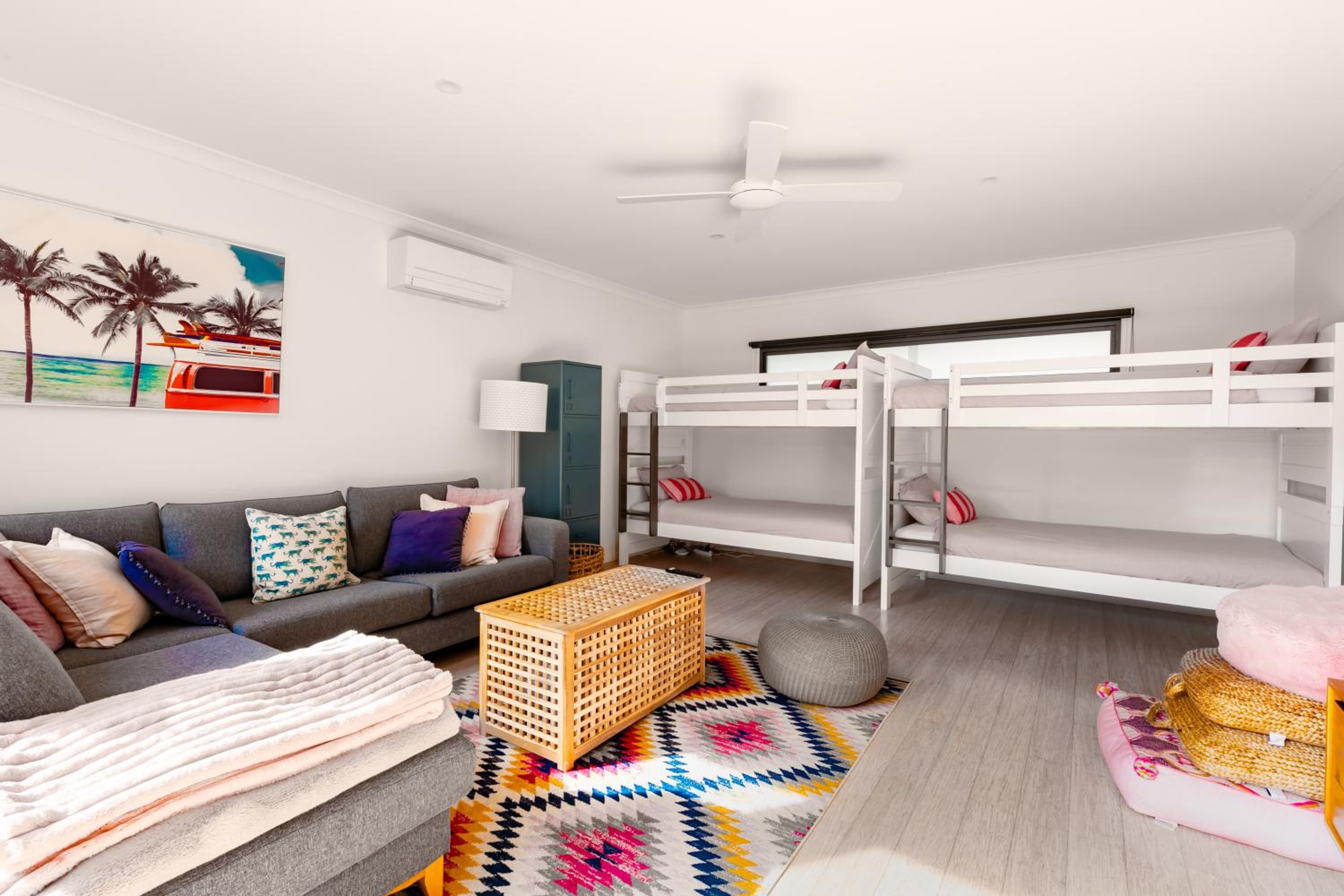 Stylish Beach House Retreat - Close to River & Shops
