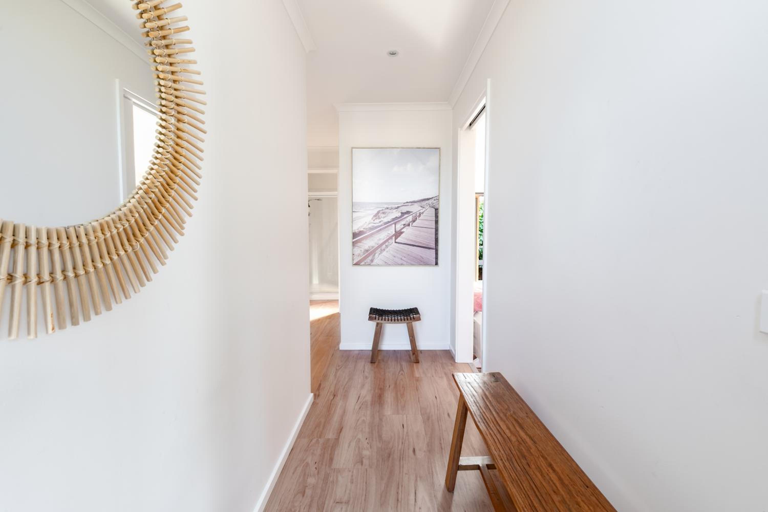 Stylish Beach House Retreat - Close to River & Shops