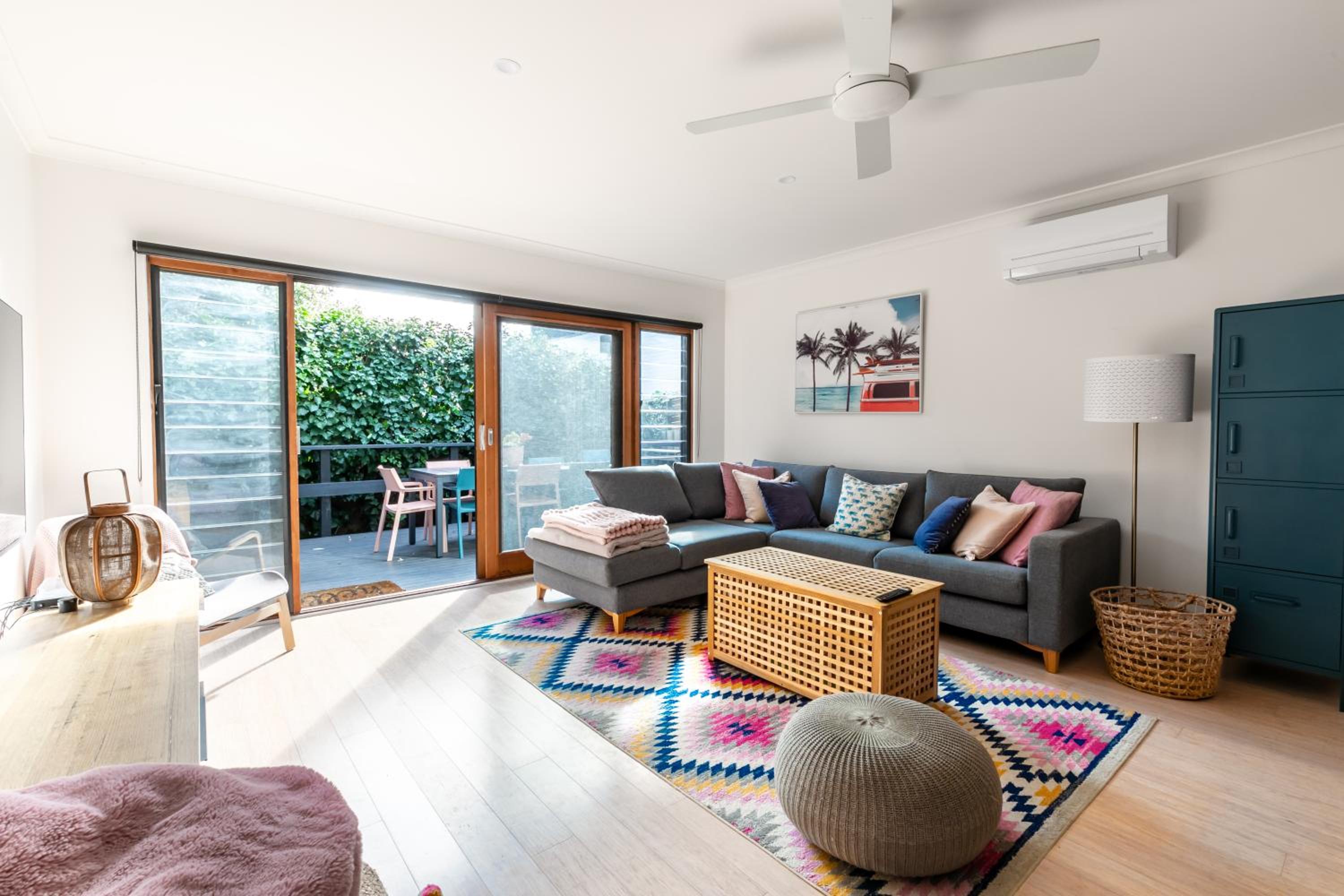 Stylish Beach House Retreat - Close to River & Shops