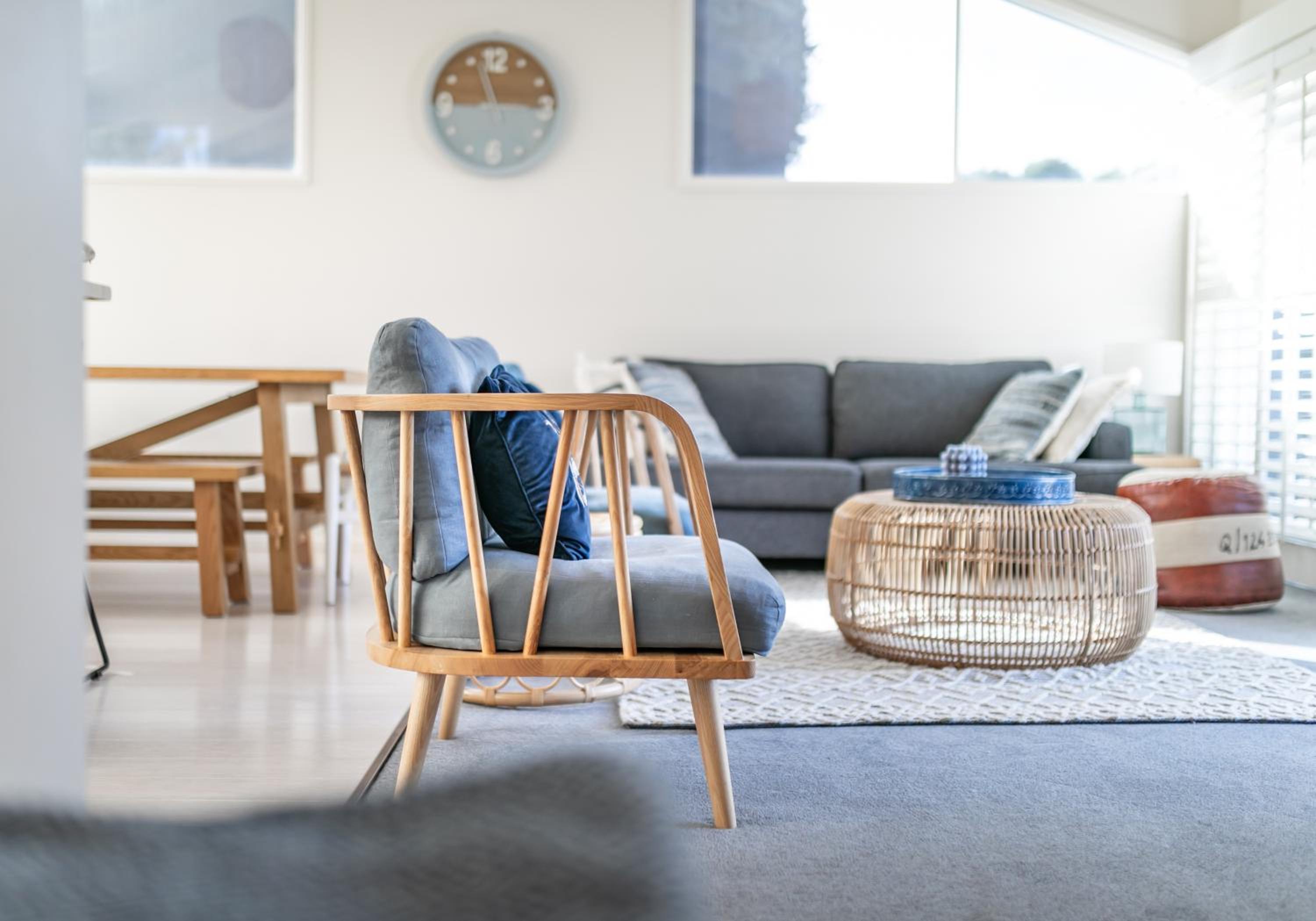 Stylish Beach House Retreat - Close to River & Shops