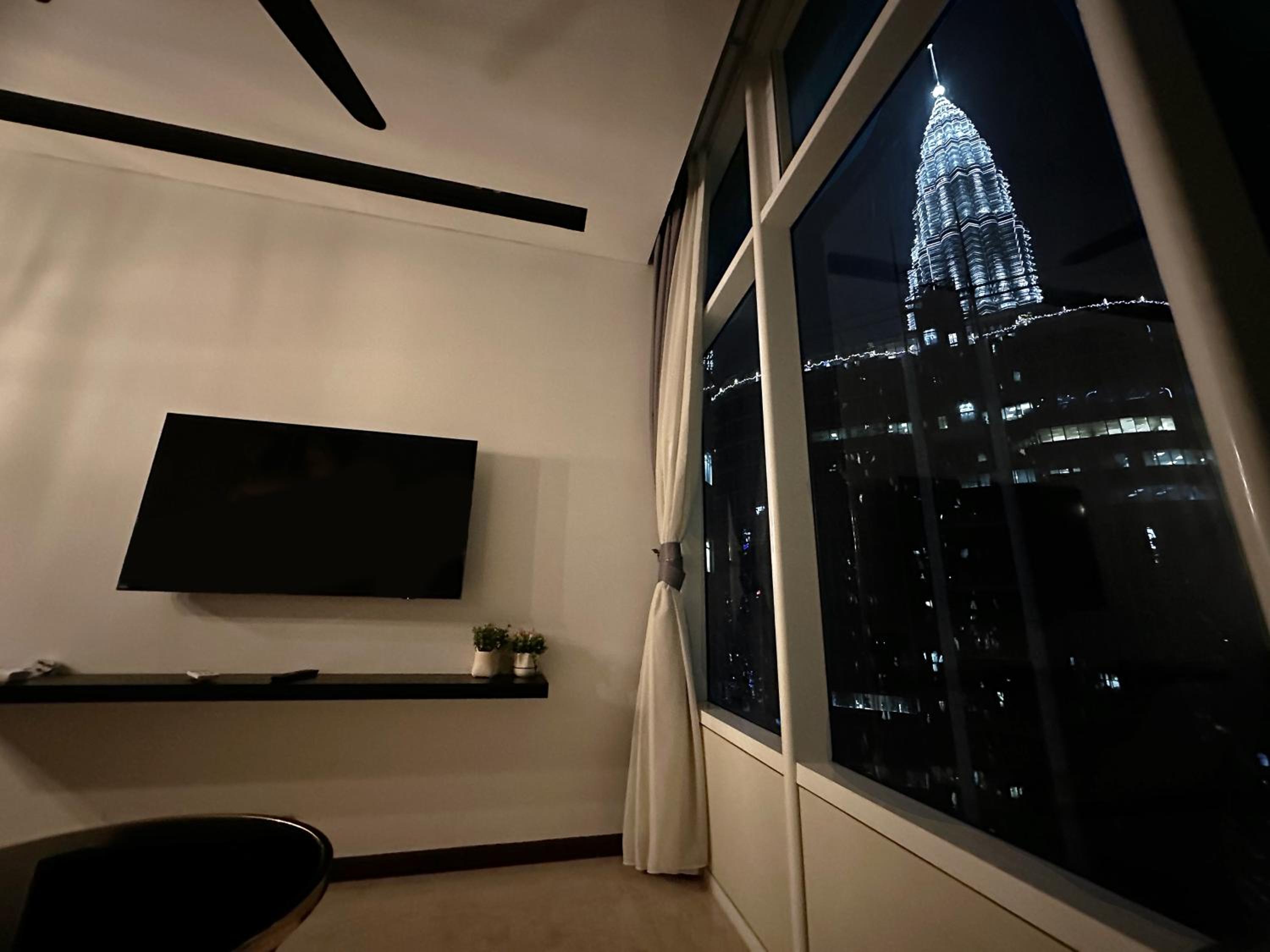 Deluxe Apartment Across KLCC