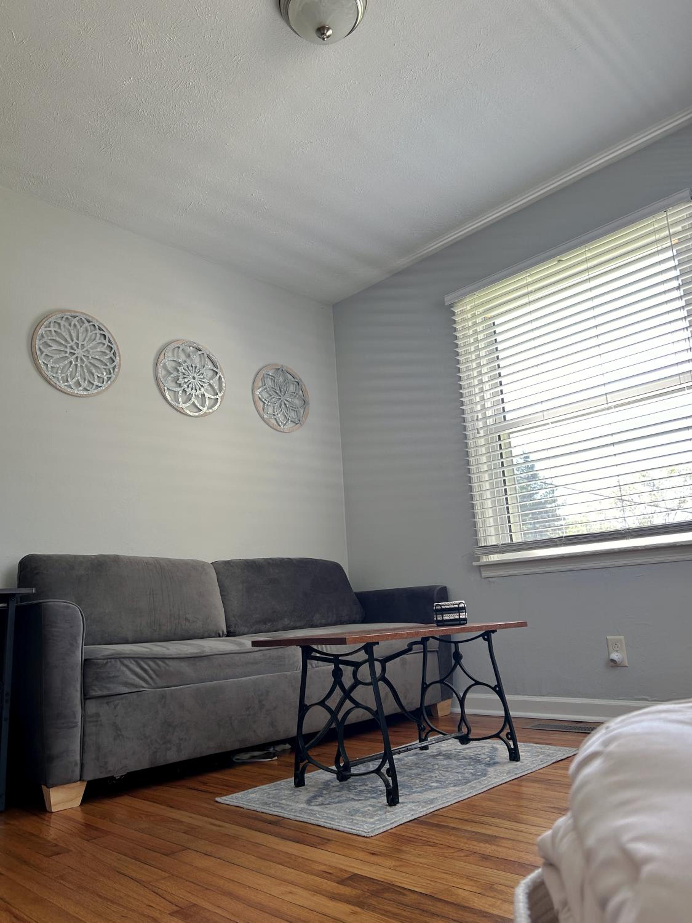 Quaint 2 bed in Champaign