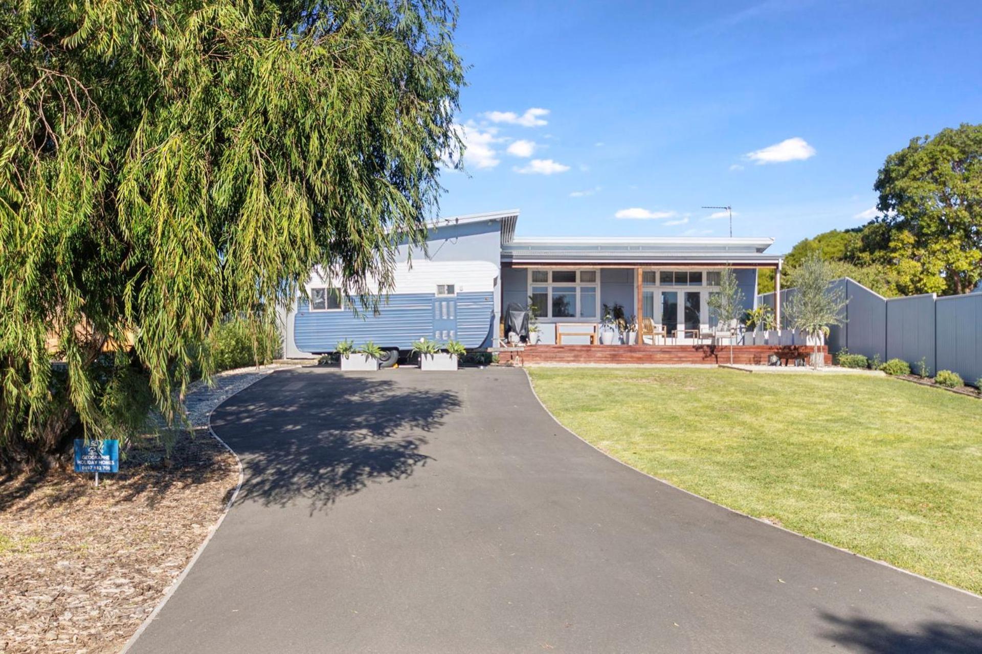 Hotel Fairbairn Beach House - Image 1