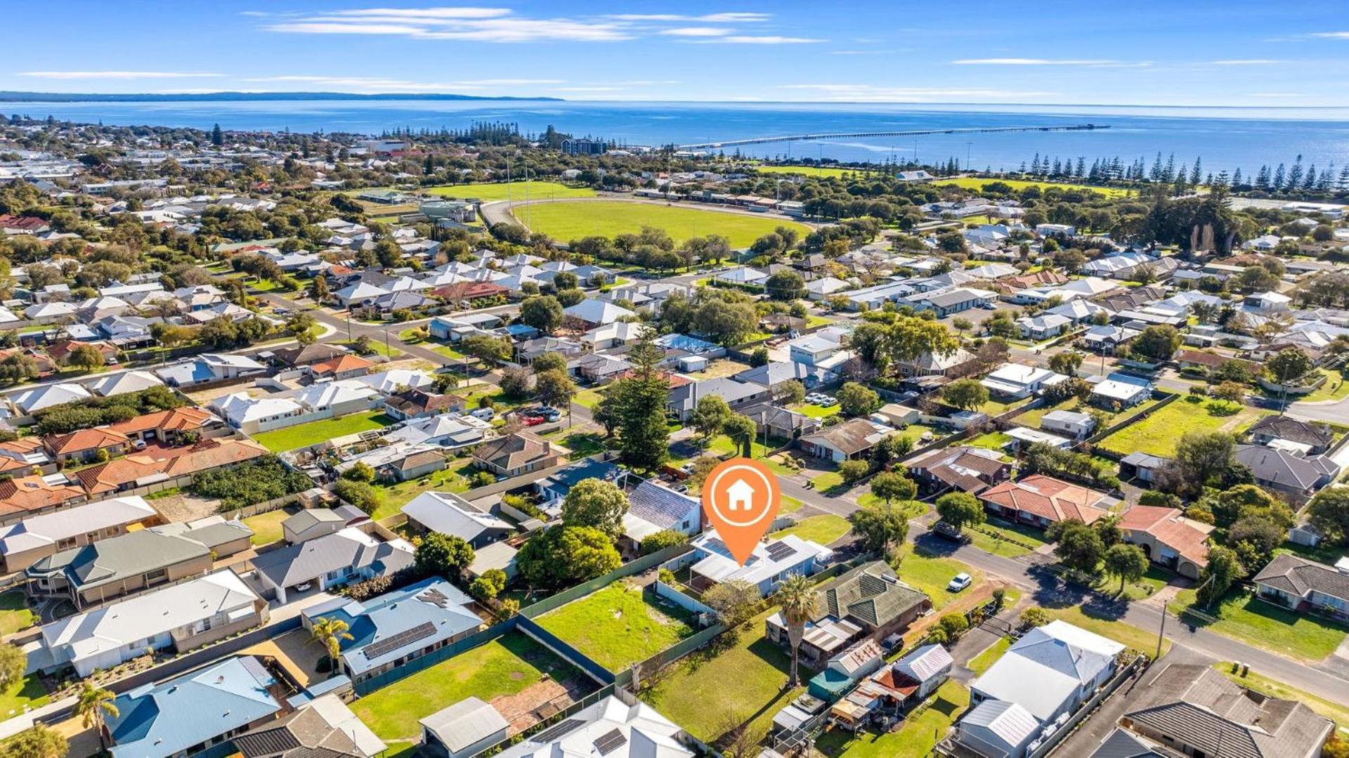 Fairbairn Beach House