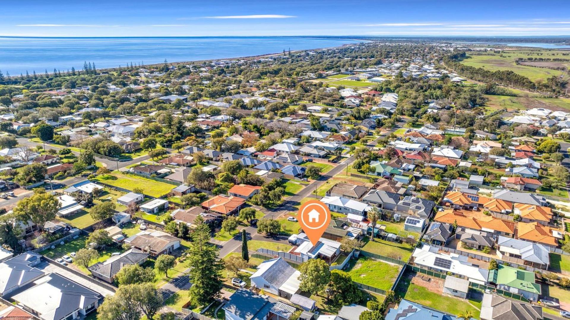 Fairbairn Beach House