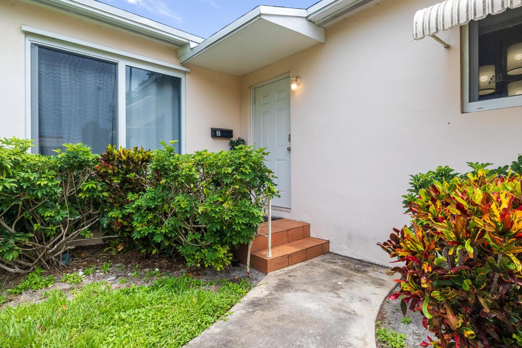 Comfort and Urban 1 bed with parking 5 min to beach view 2