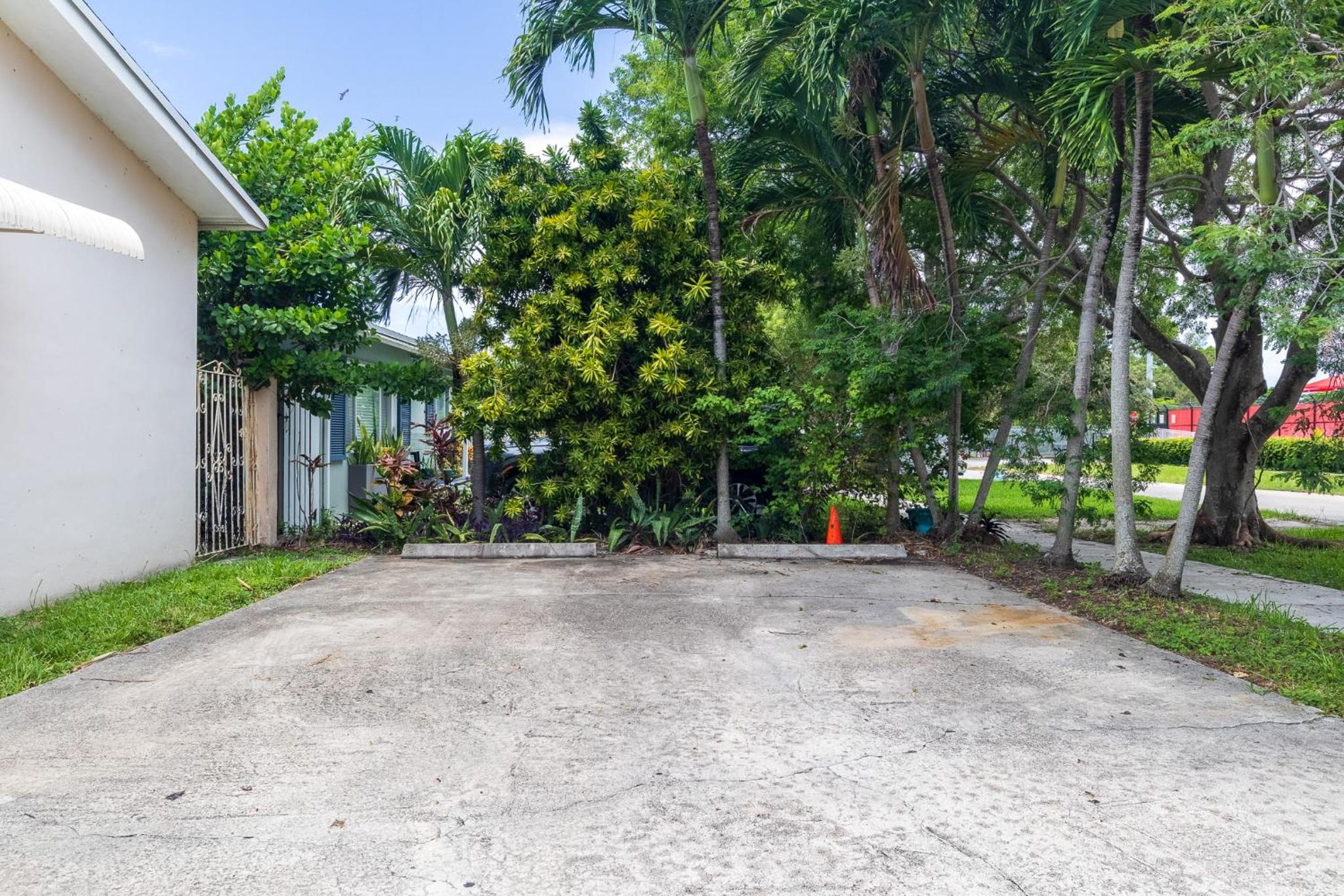 Comfort and Urban 1 bed with parking 5 min to beach view 3