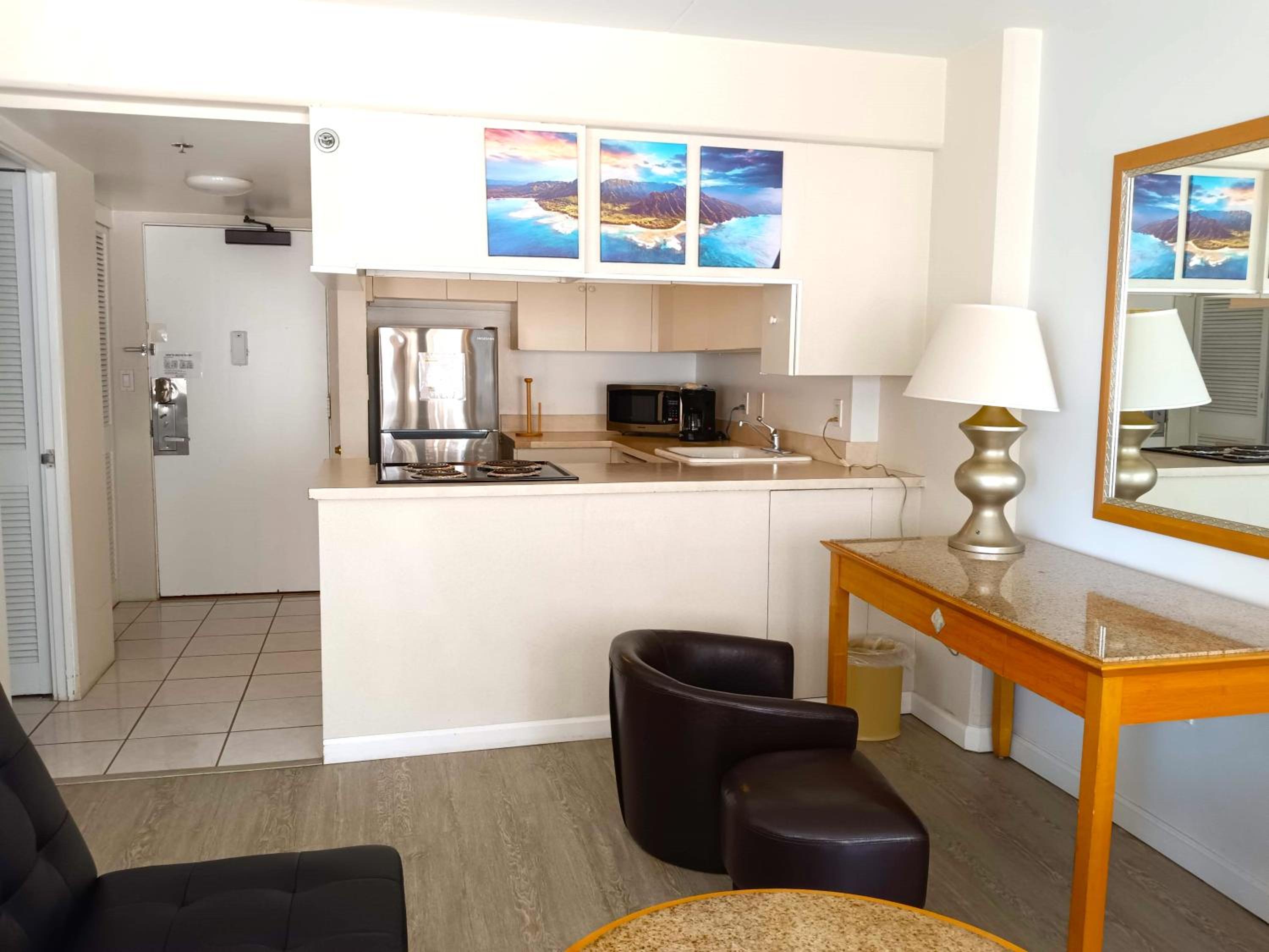 Ilikai Apt 1042 Lagoon Ocean Fireworks Vws STU 1BA view 4