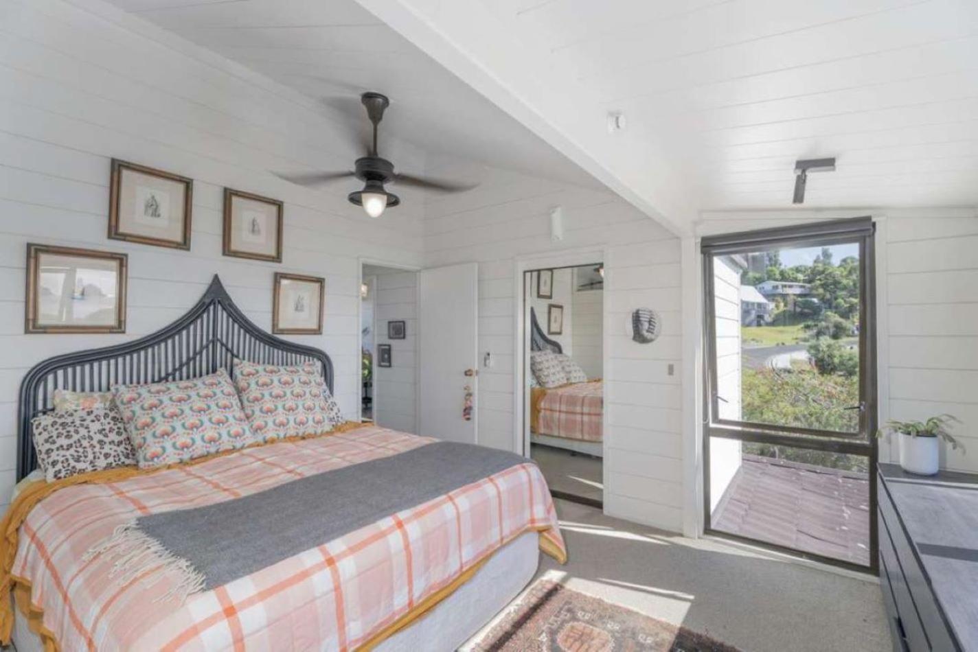 Hosts on the Coast Hahei Moana view 4