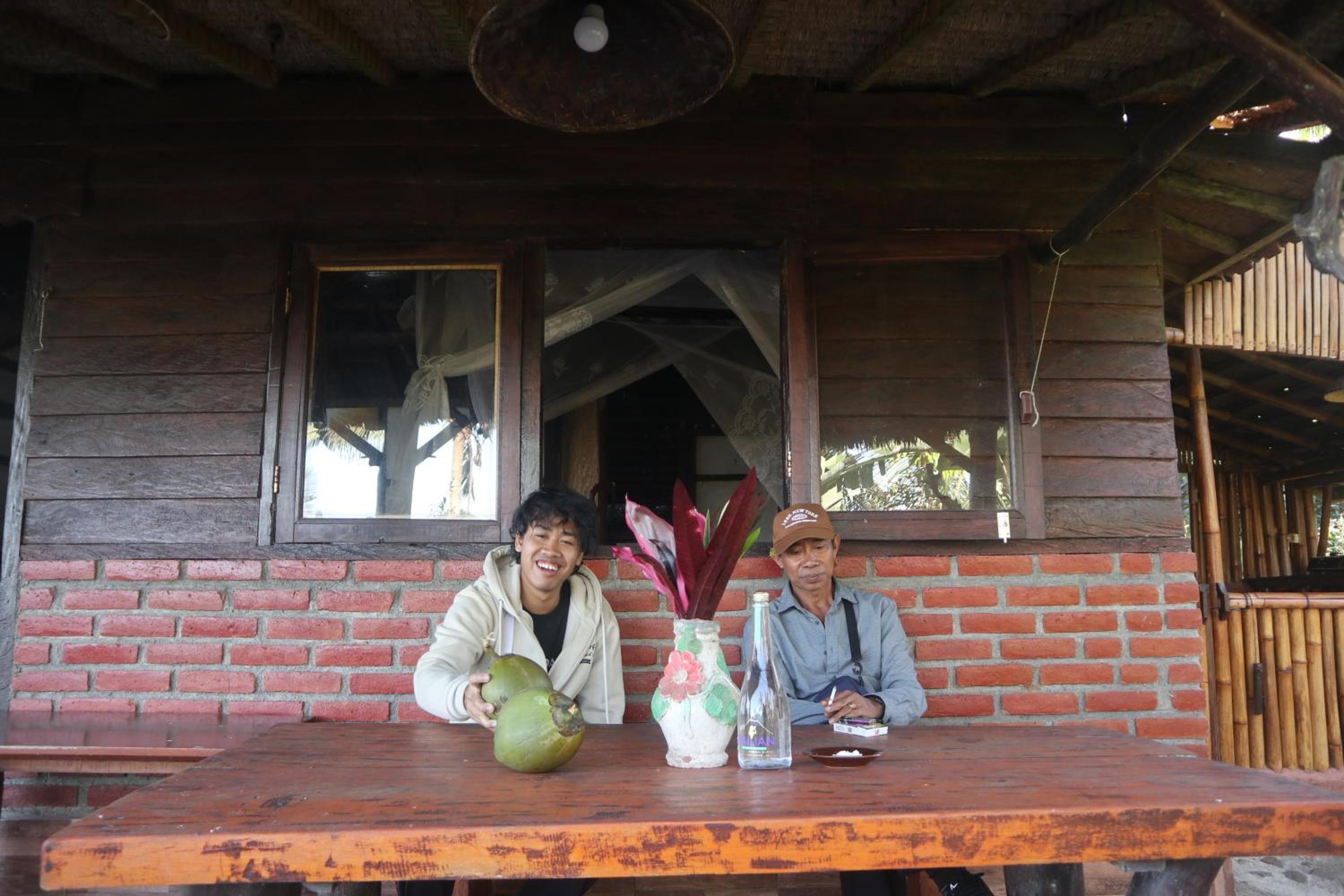 Photo 10