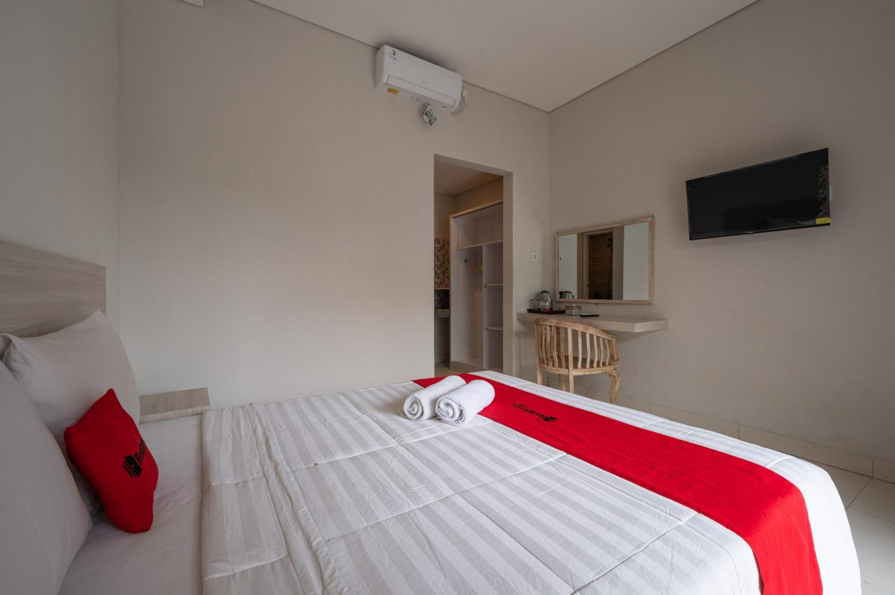 RedDoorz Plus at Yasa's Living Denpasar