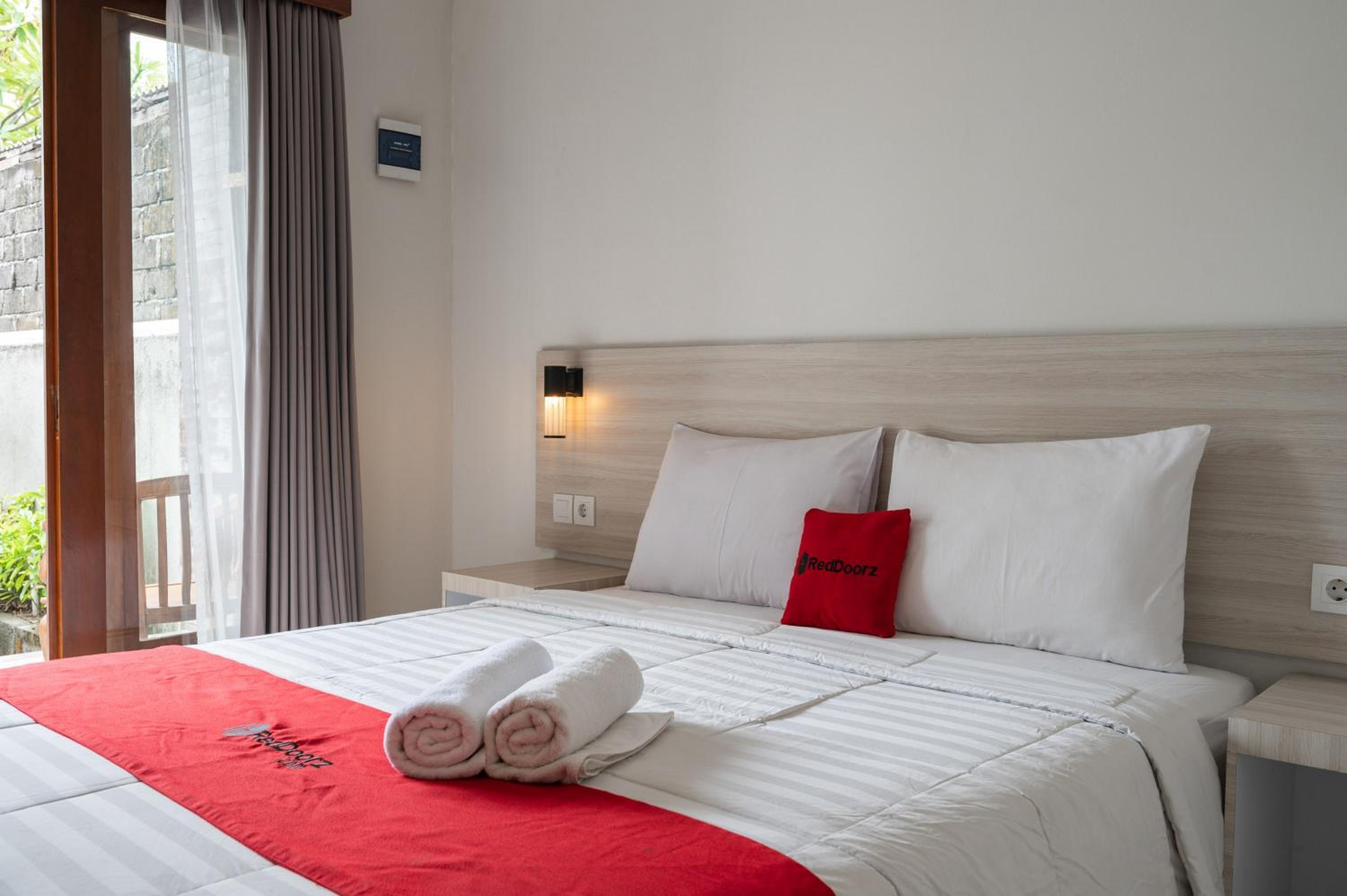 RedDoorz Plus at Yasa's Living Denpasar