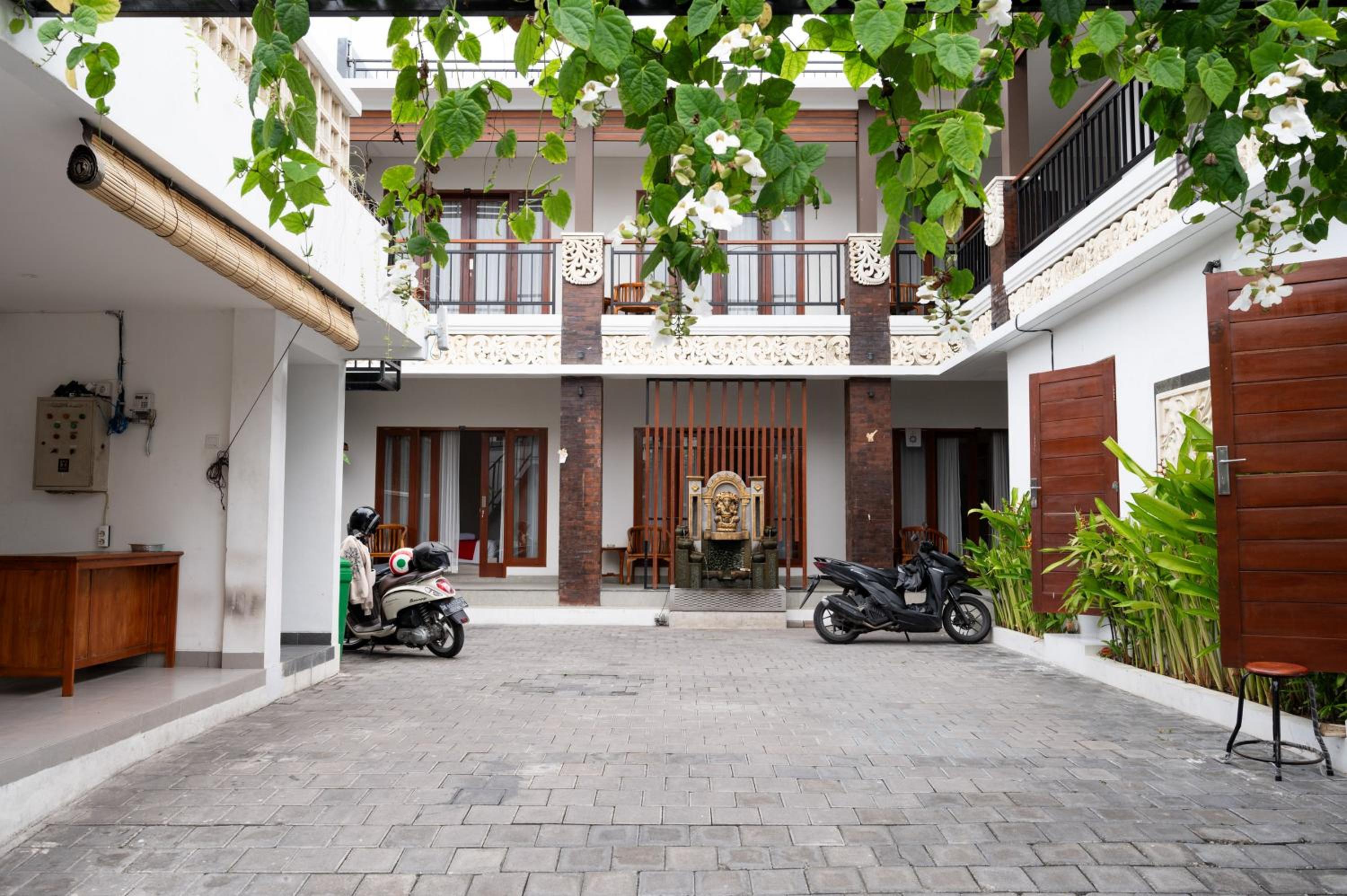 RedDoorz Plus at Yasa's Living Denpasar