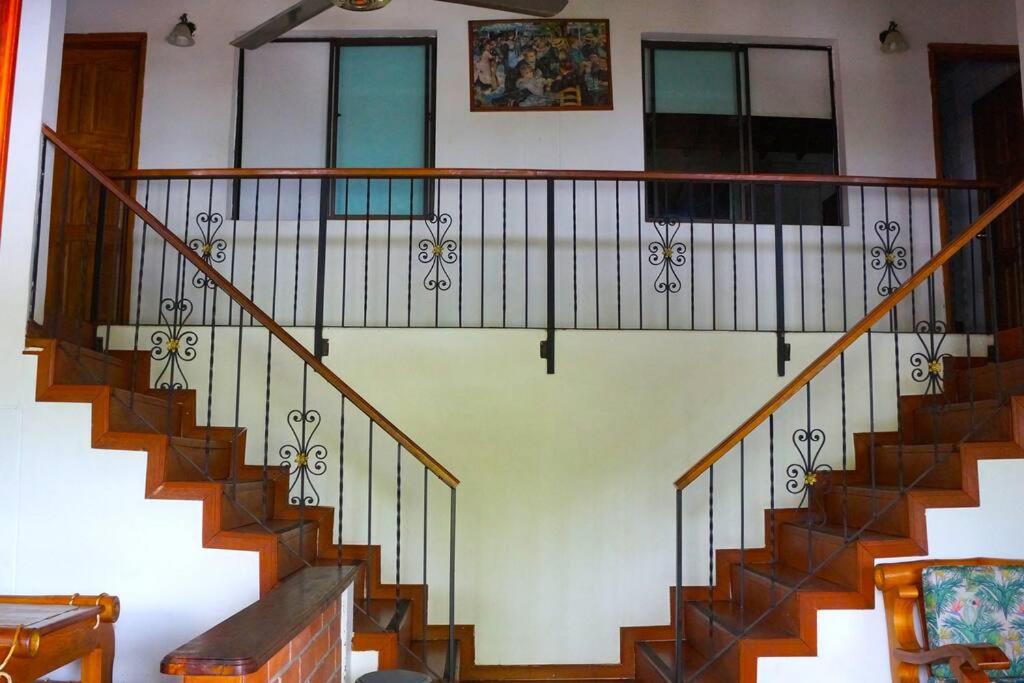 Villa Cantaleta a 3 Cuadras del Parque
