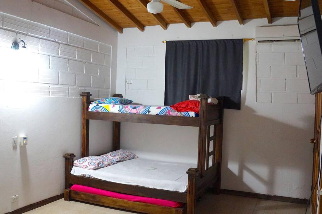 Villa Cantaleta a 3 Cuadras del Parque