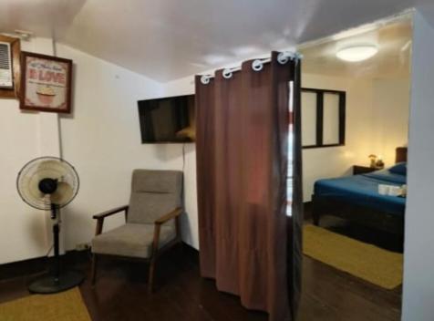 A humble studio flat, downtown El Nido view 5