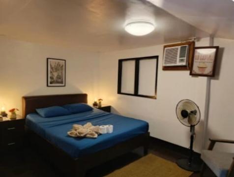 A humble studio flat, downtown El Nido view 4
