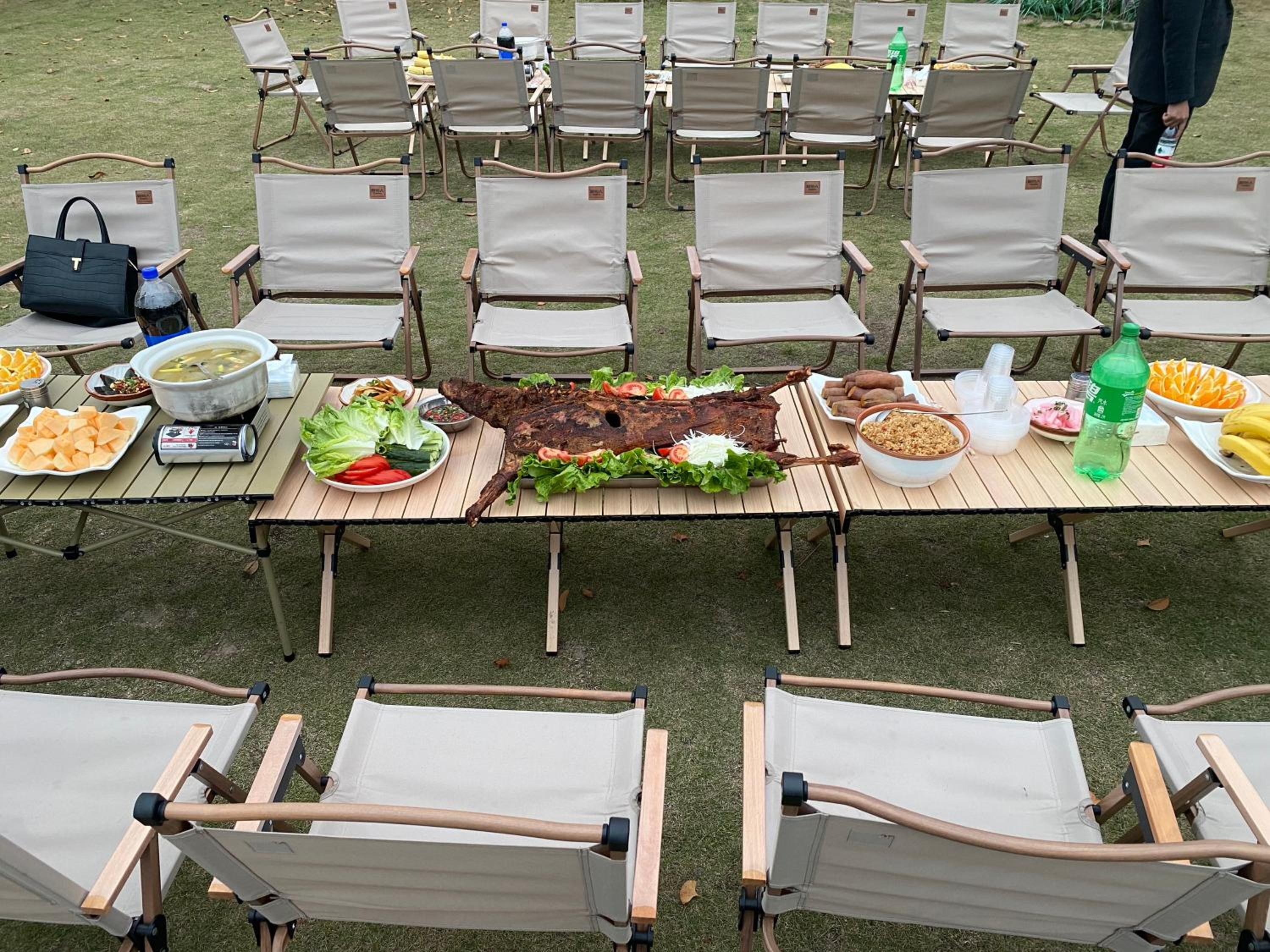 Zhangjiajie Cliff Flower RV Tent Hotel