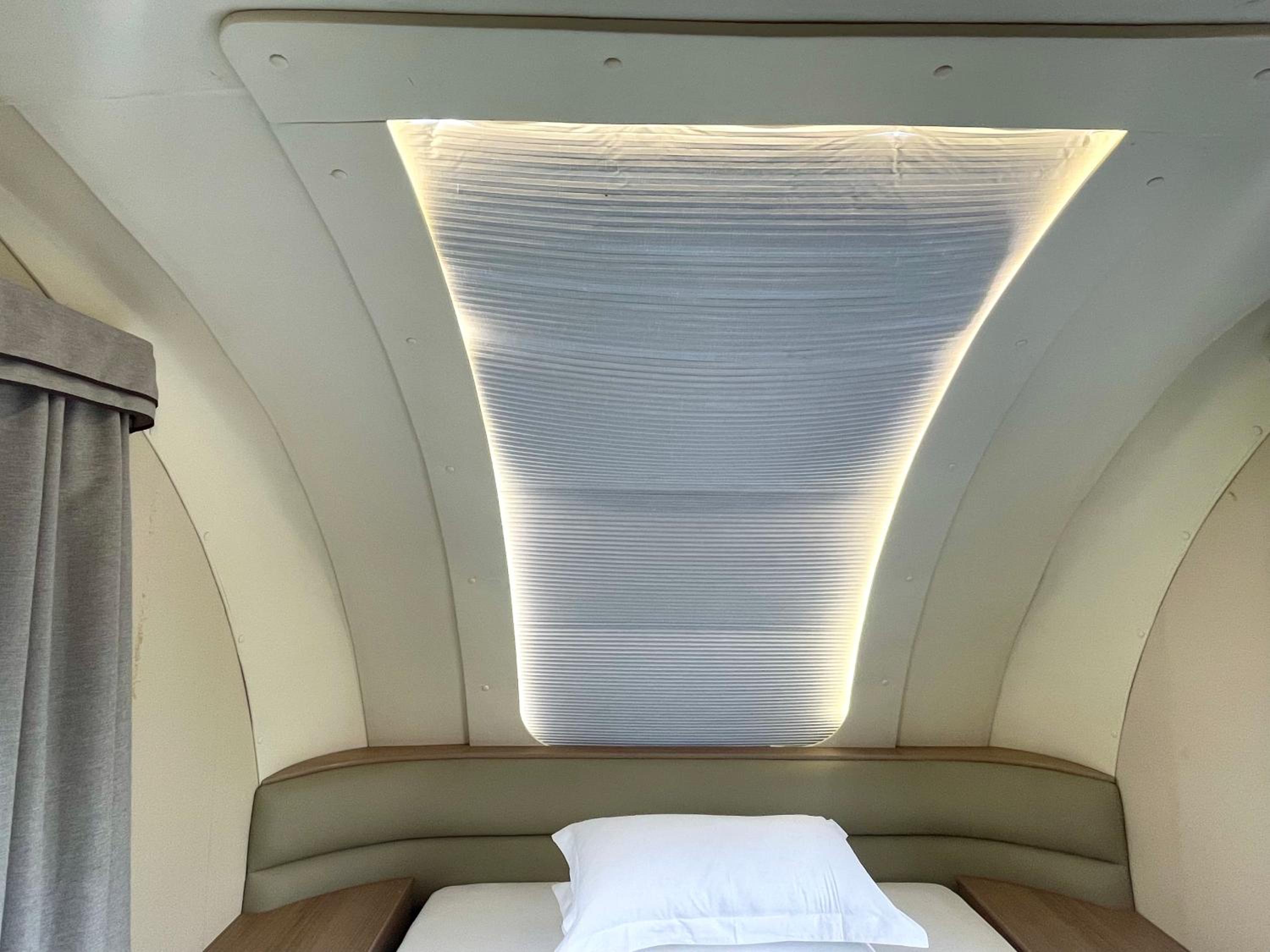 Zhangjiajie Cliff Flower RV Tent Hotel