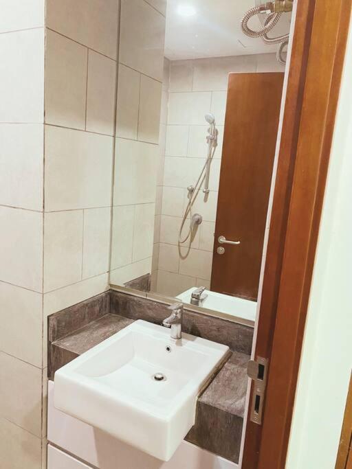 Padi Cozy Suites Roseville 1BR near ICE BSD