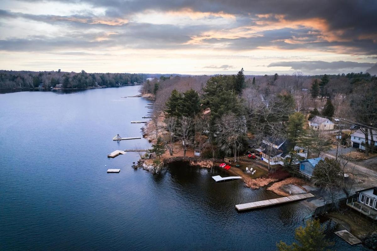 Muskoka Waterfront Cottage - Moon River with HOT TUB