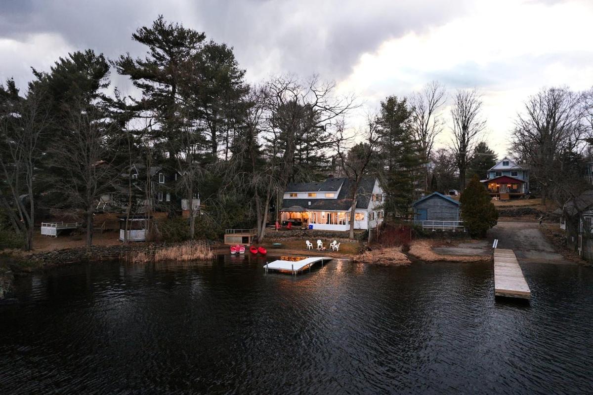 Muskoka Waterfront Cottage - Moon River with HOT TUB