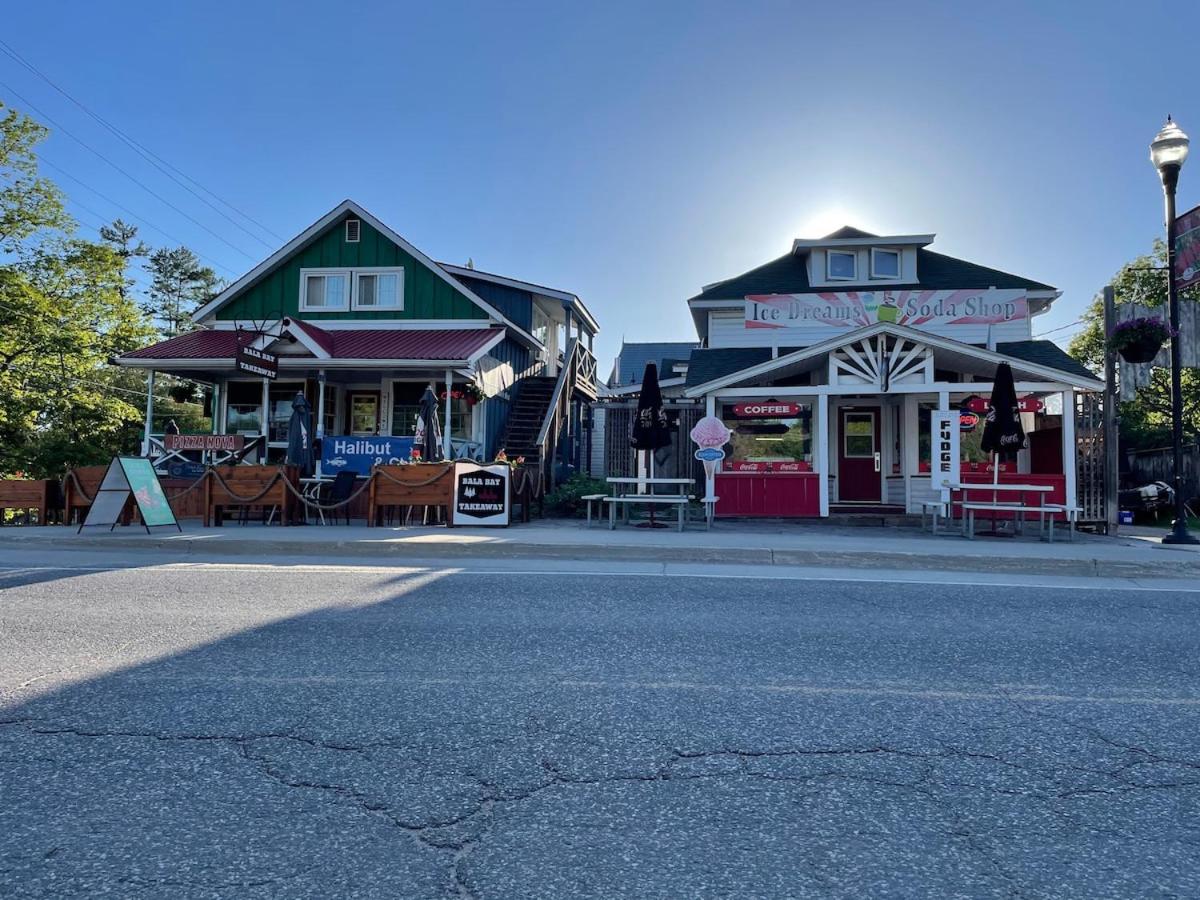 Muskoka Waterfront Cottage - Moon River with HOT TUB