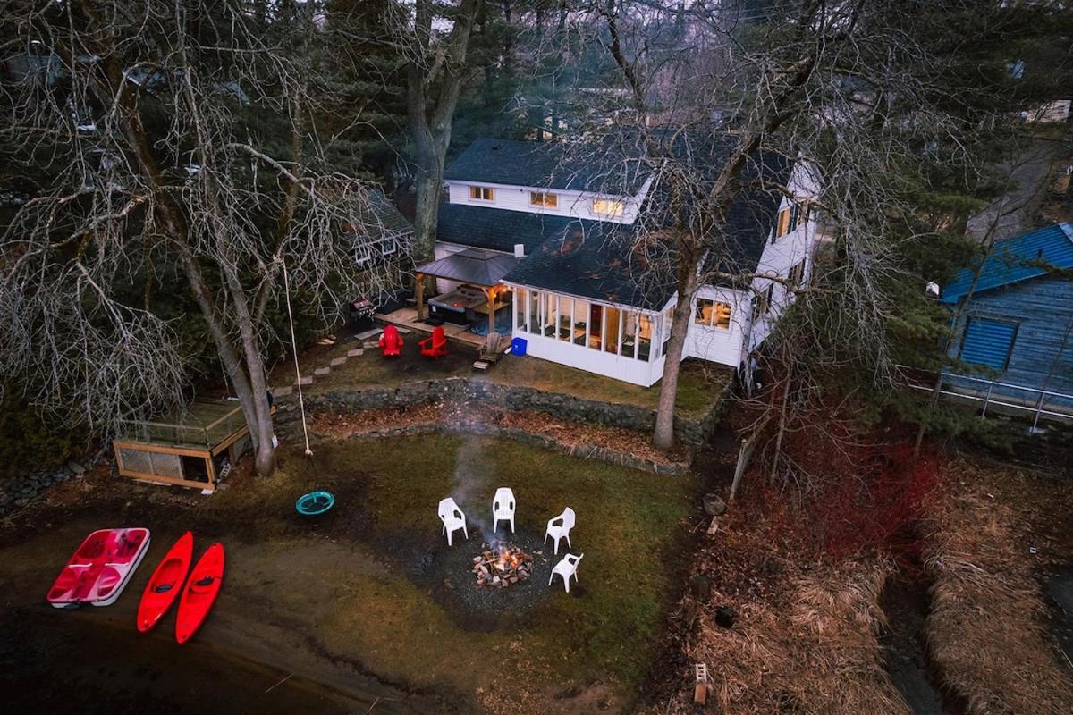 Muskoka Waterfront Cottage - Moon River with HOT TUB