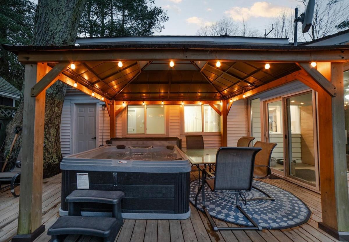 Muskoka Waterfront Cottage - Moon River with HOT TUB