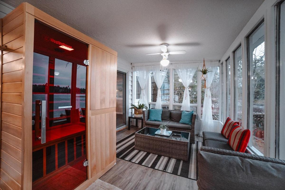 Muskoka Waterfront Cottage - Moon River with HOT TUB
