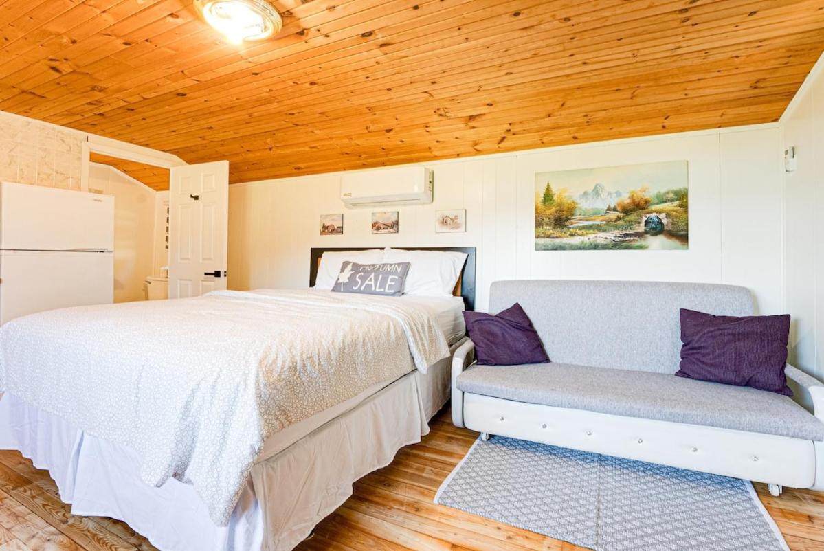Beach Cabin On Lake Cecebe- Maijac Resort & Marina