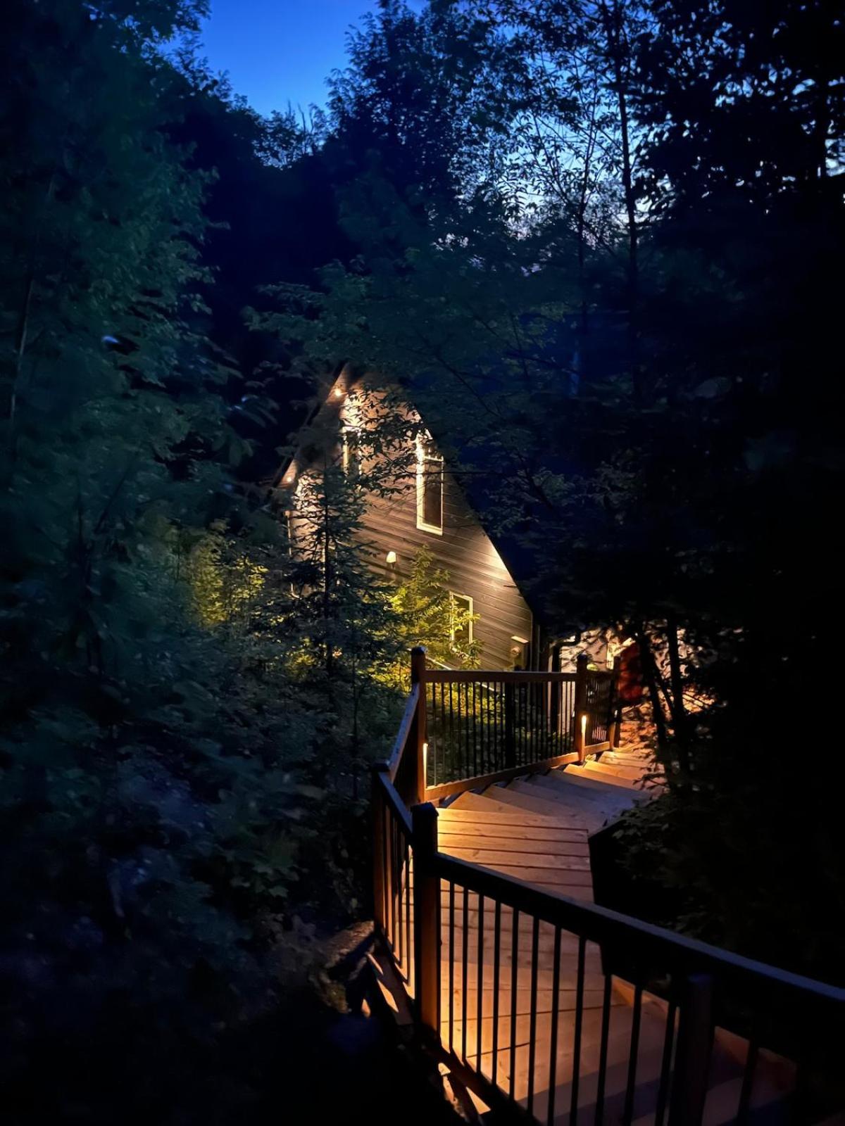 Lakefront Retreat & Panoramic Views With Hot Tub and Sauna