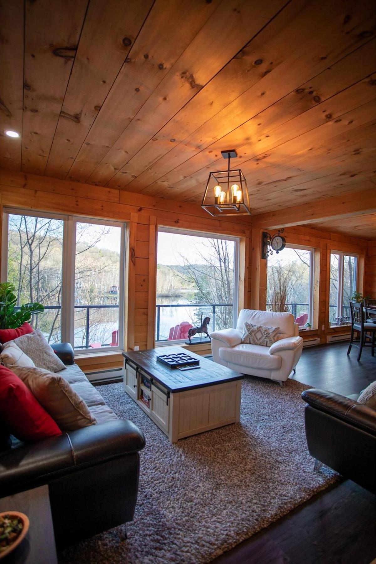 Lakefront Retreat & Panoramic Views With Hot Tub and Sauna