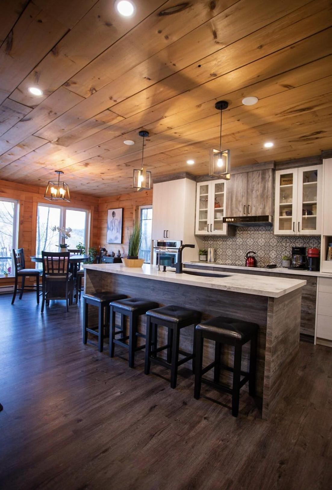Lakefront Retreat & Panoramic Views With Hot Tub and Sauna
