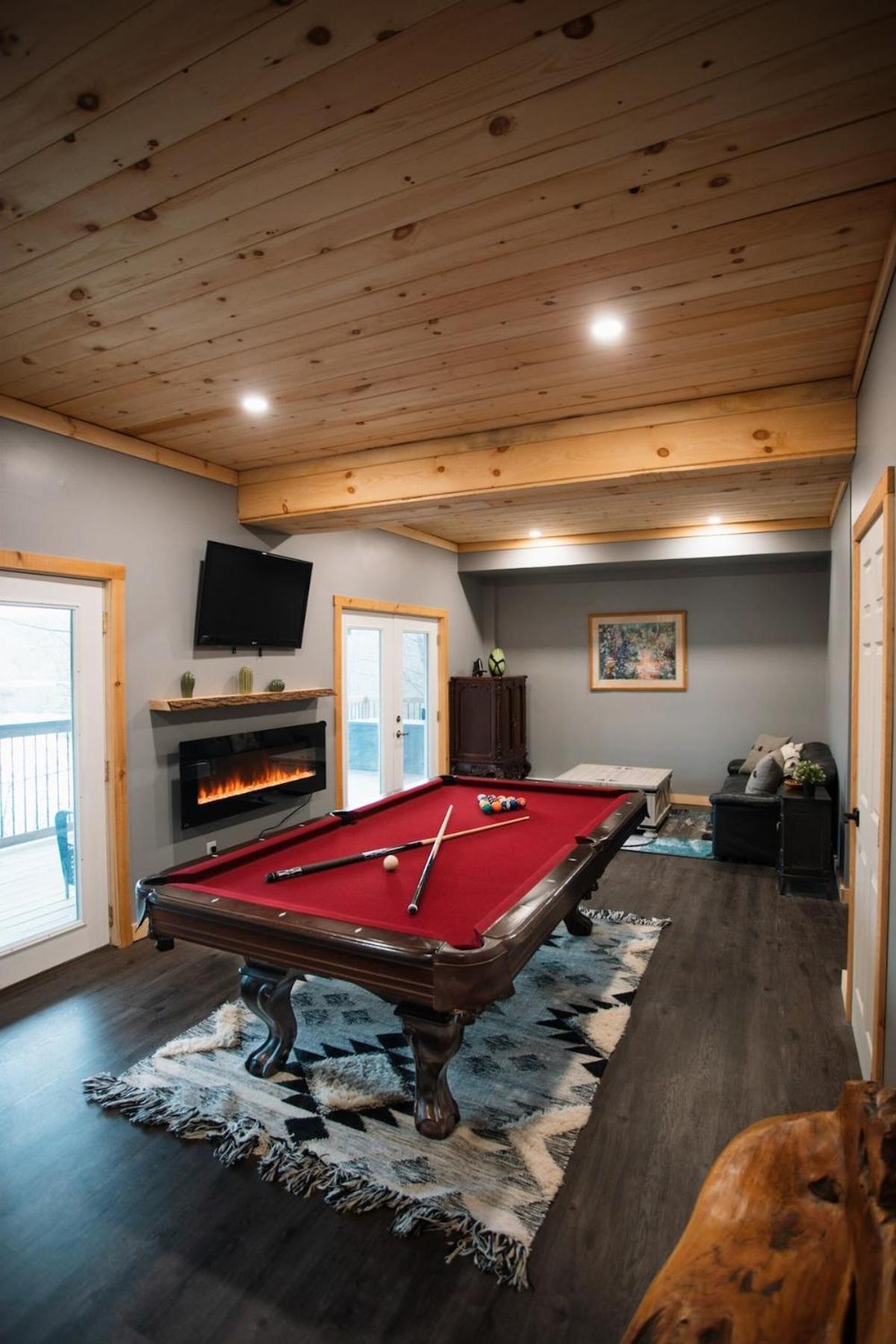 Lakefront Retreat & Panoramic Views With Hot Tub and Sauna