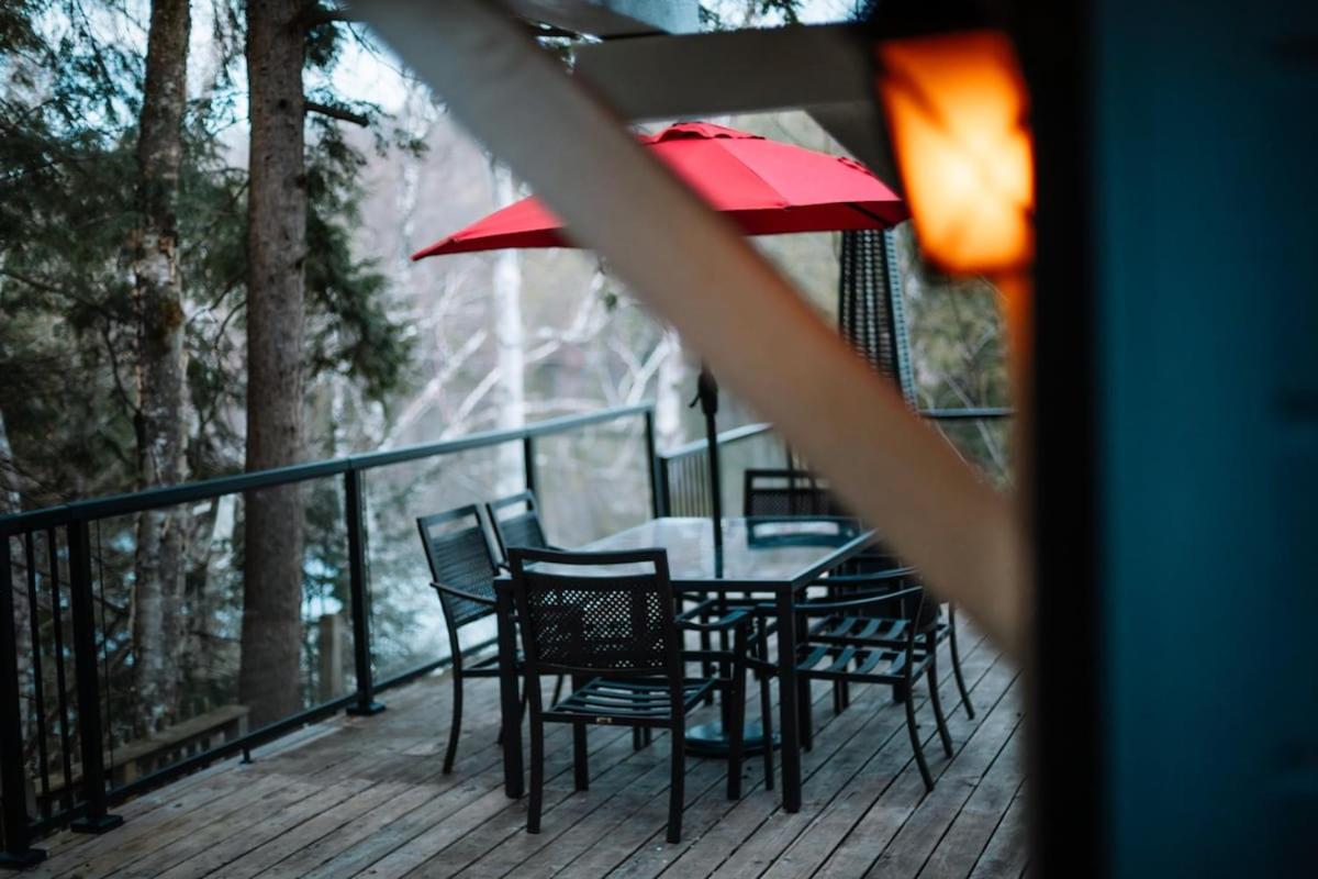 Lakefront Retreat & Panoramic Views With Hot Tub and Sauna