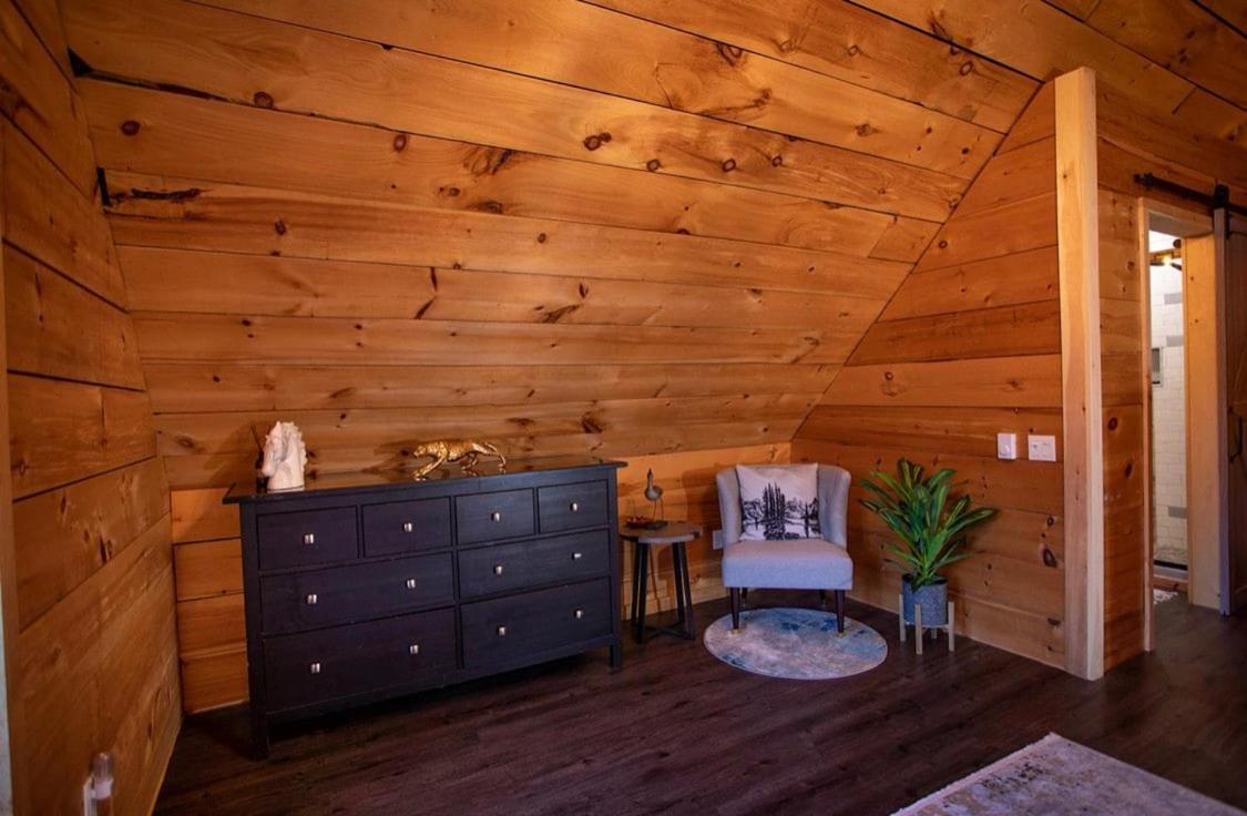 Lakefront Retreat & Panoramic Views With Hot Tub and Sauna