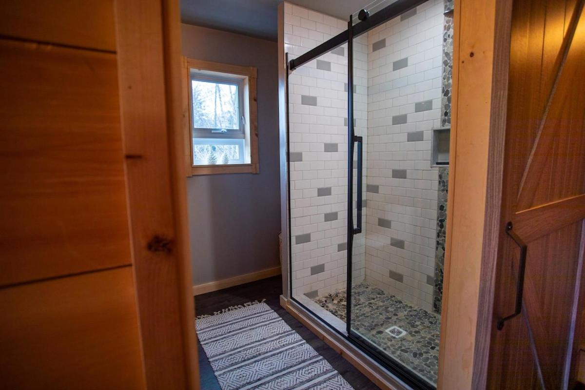 Lakefront Retreat & Panoramic Views With Hot Tub and Sauna