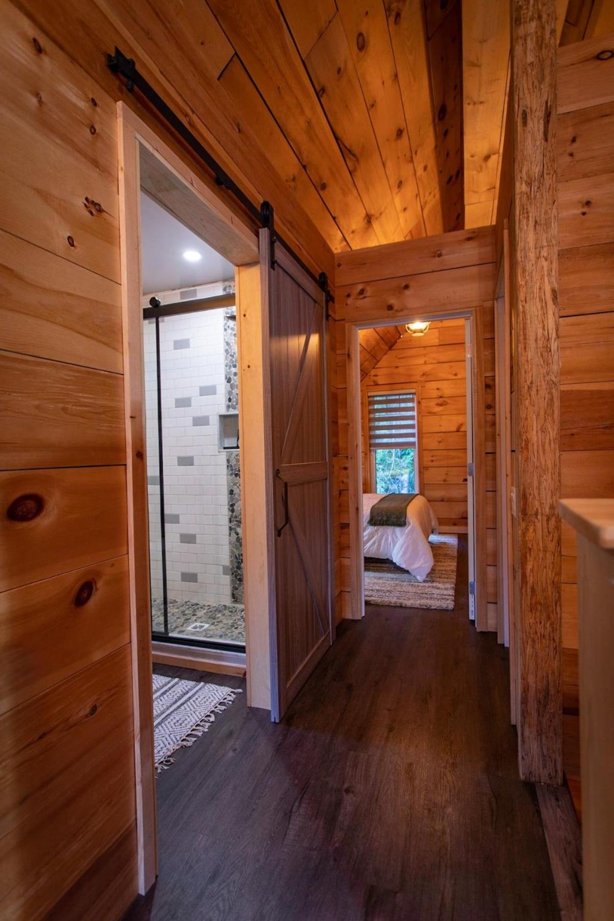 Lakefront Retreat & Panoramic Views With Hot Tub and Sauna