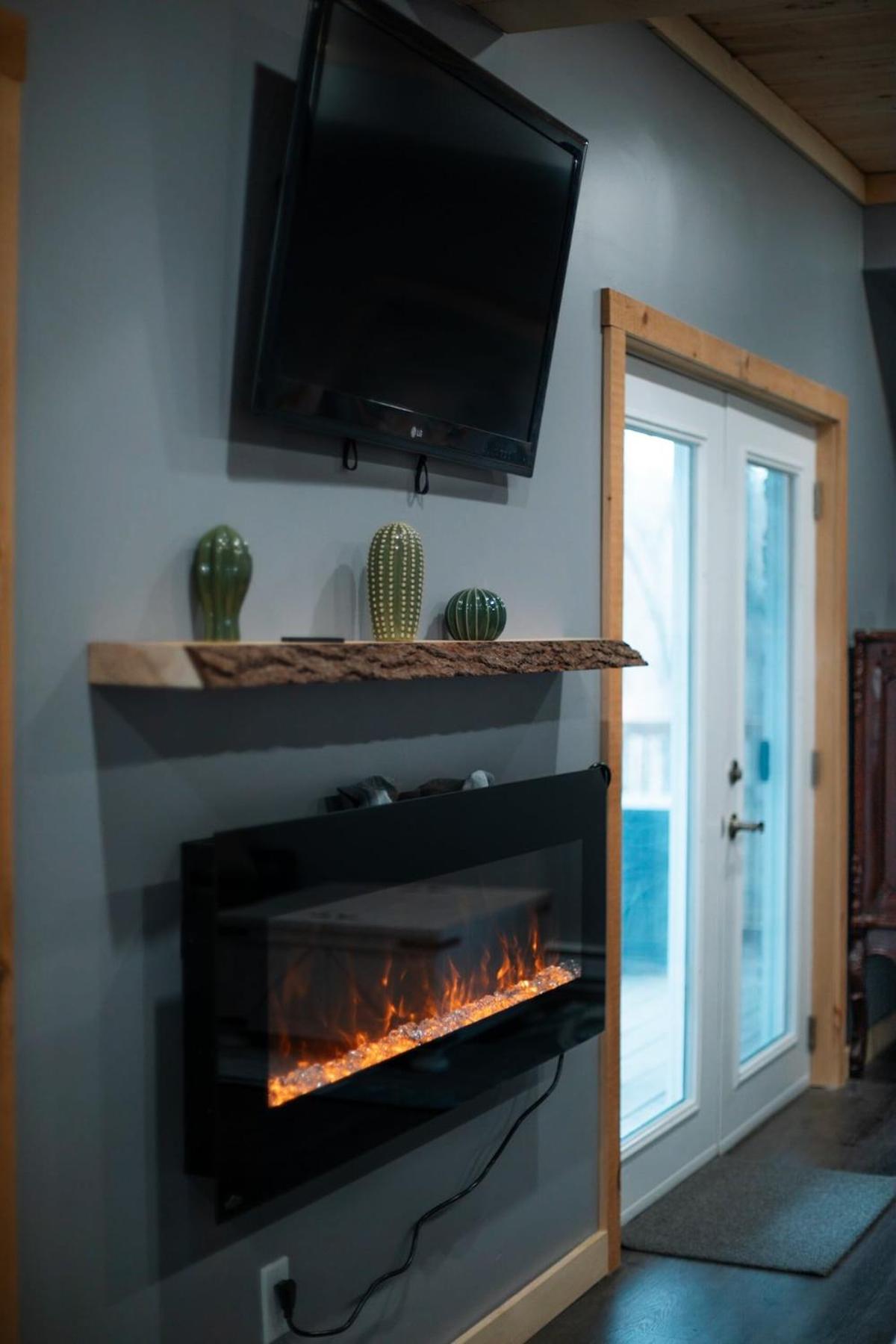 Lakefront Retreat & Panoramic Views With Hot Tub and Sauna