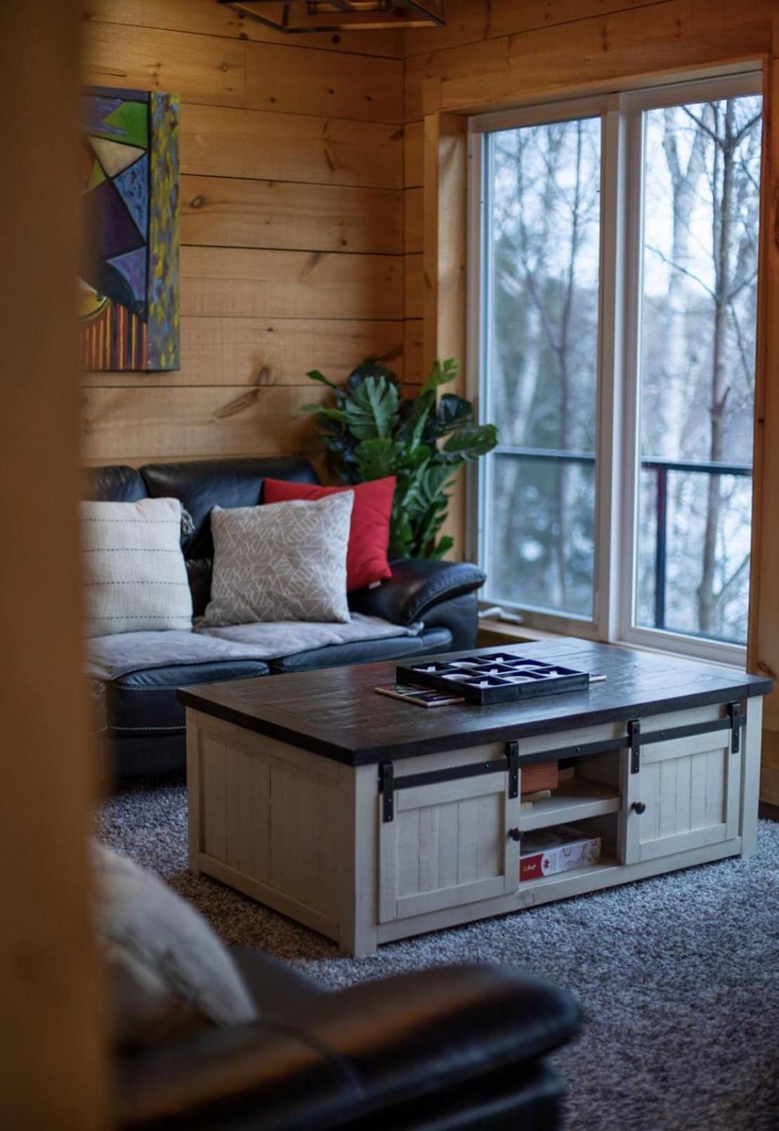 Lakefront Retreat & Panoramic Views With Hot Tub and Sauna