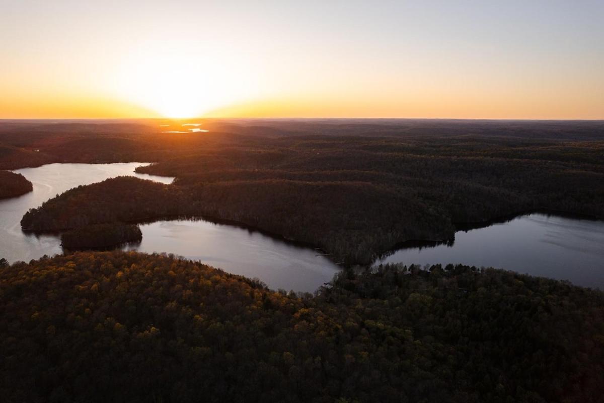 Lakefront Retreat & Panoramic Views With Hot Tub and Sauna