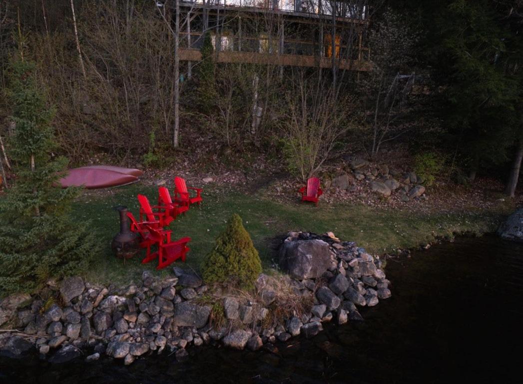 Lakefront Retreat & Panoramic Views With Hot Tub and Sauna
