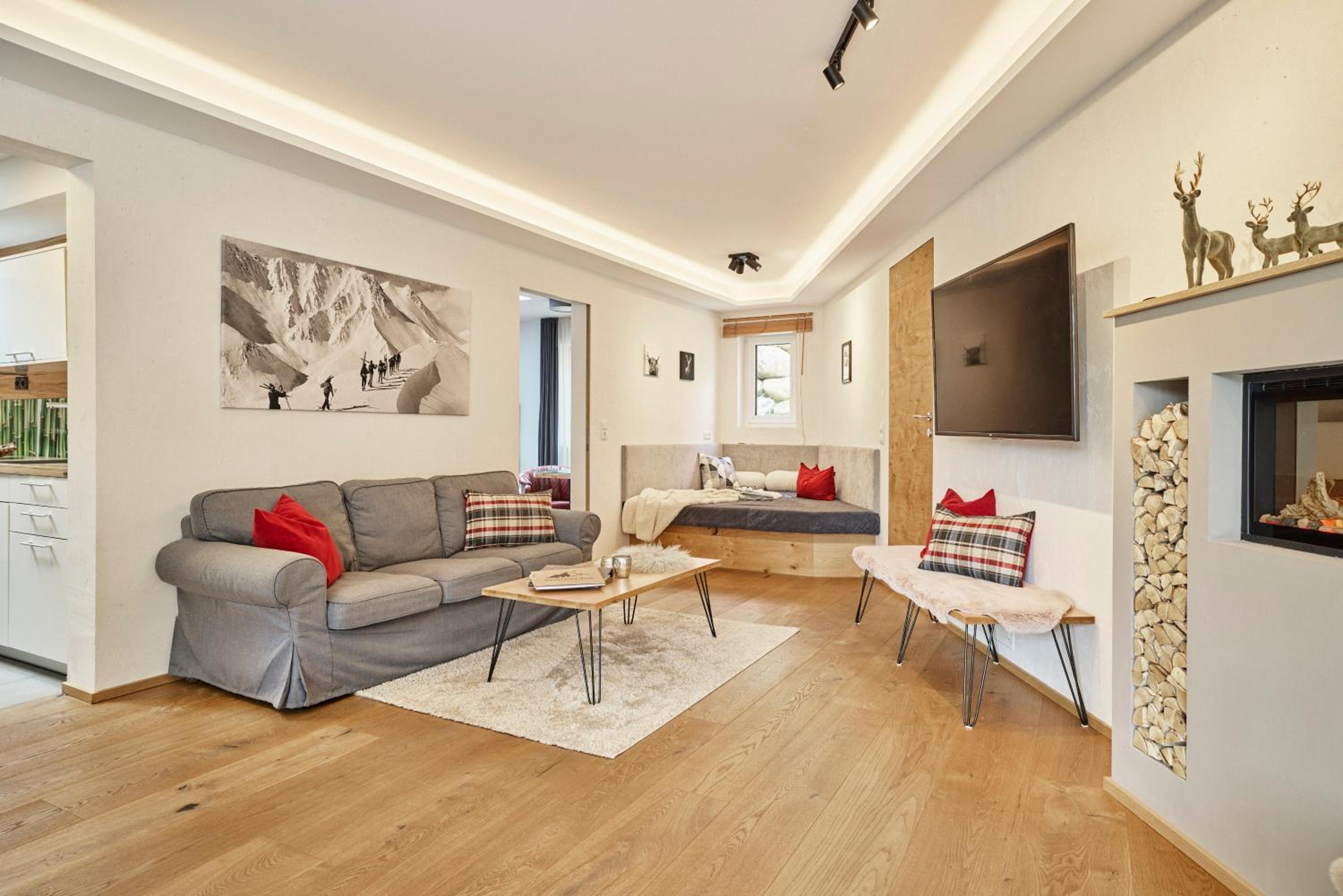 Mountain Living Ski-in & Ski out Silvretta Sommer Card Including