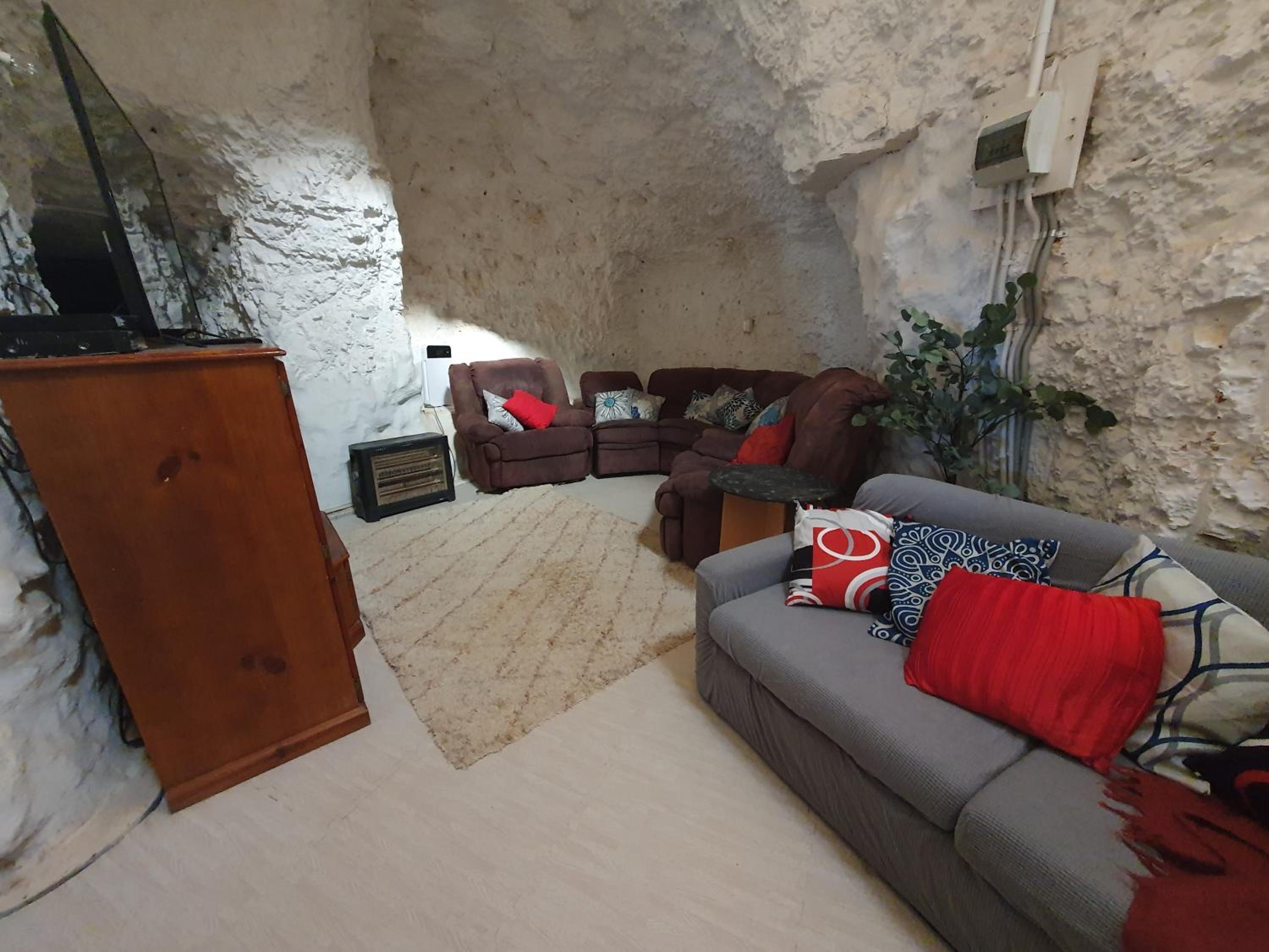 Fossickers Den Dugout Accommodation