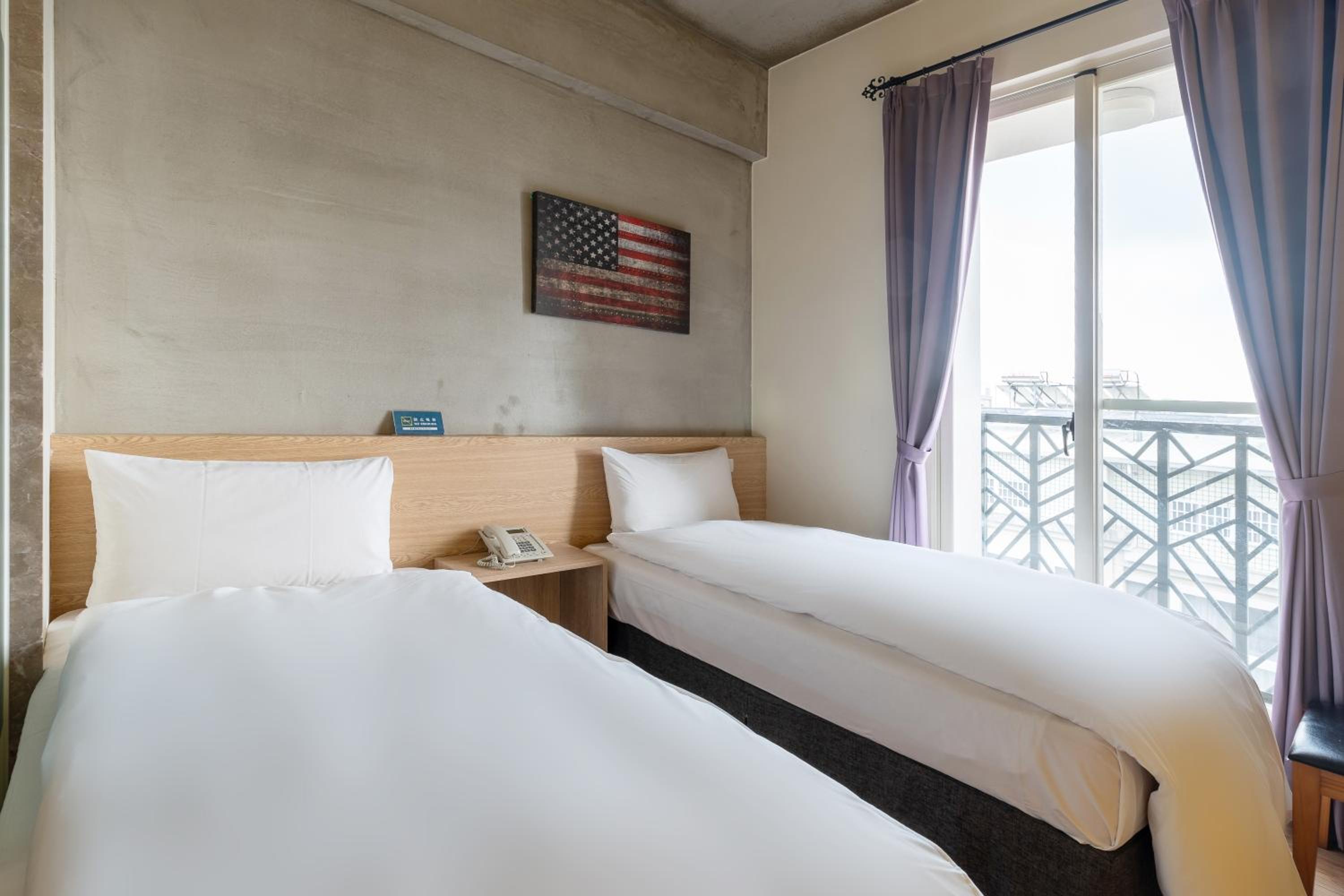 CHECK inn Express Taichung Yizhong